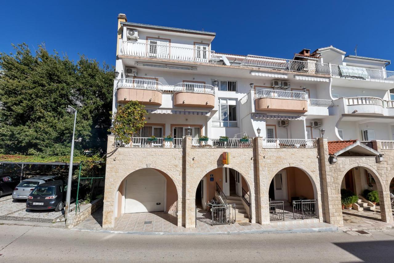 Apartments Zorica Тучепи Экстерьер фото